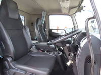 三菱ふそうファイタークレーン4段増トン（6t・8t）[写真18]