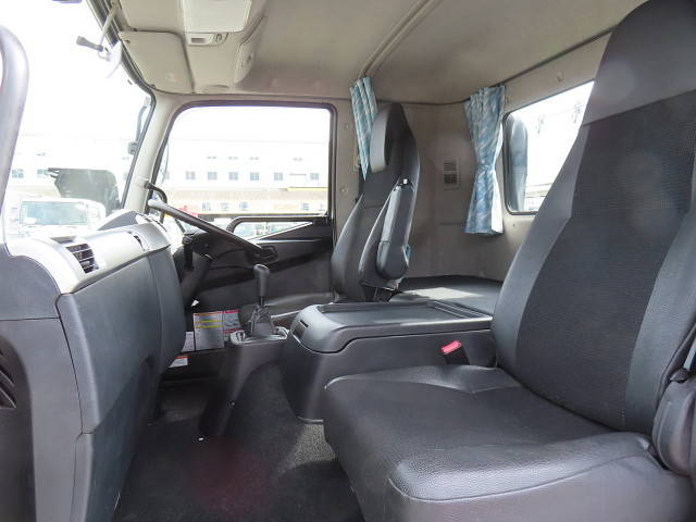 三菱ふそうファイタークレーン4段増トン（6t・8t）[写真19]