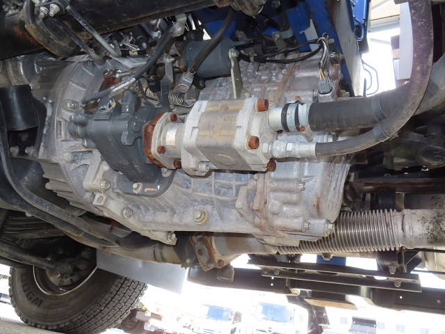 三菱ふそうファイタークレーン4段増トン（6t・8t）[写真07]