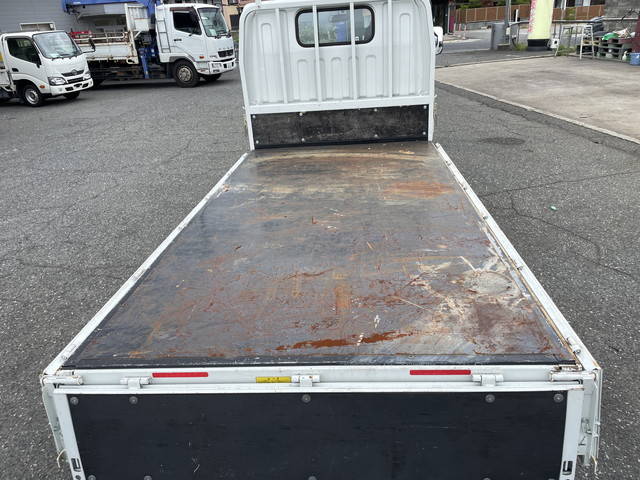 三菱ふそうキャンター平ボディ小型（2t・3t）[写真13]