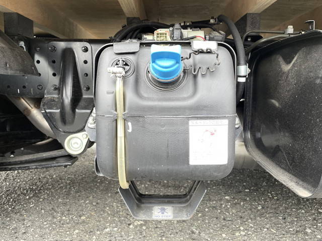 三菱ふそうキャンター平ボディ小型（2t・3t）[写真17]