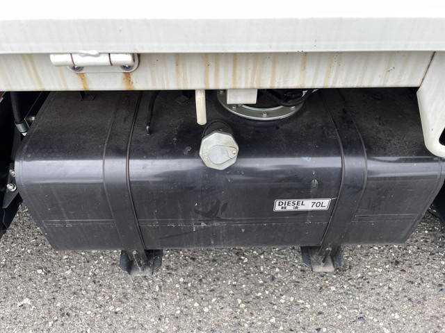 三菱ふそうキャンター平ボディ小型（2t・3t）[写真18]