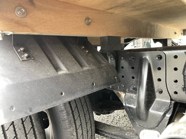 三菱ふそうキャンター平ボディ小型（2t・3t）[写真21]