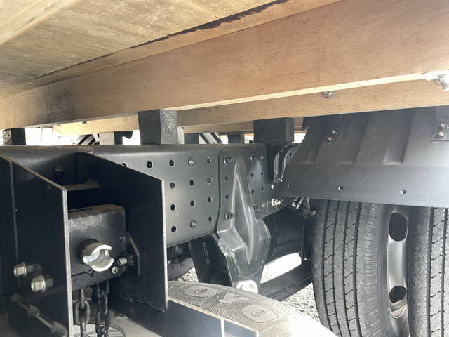 三菱ふそうキャンター平ボディ小型（2t・3t）[写真22]