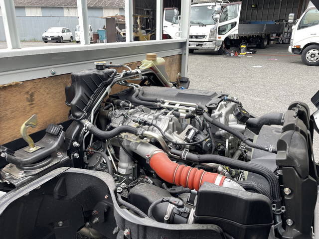 三菱ふそうキャンター平ボディ小型（2t・3t）[写真24]