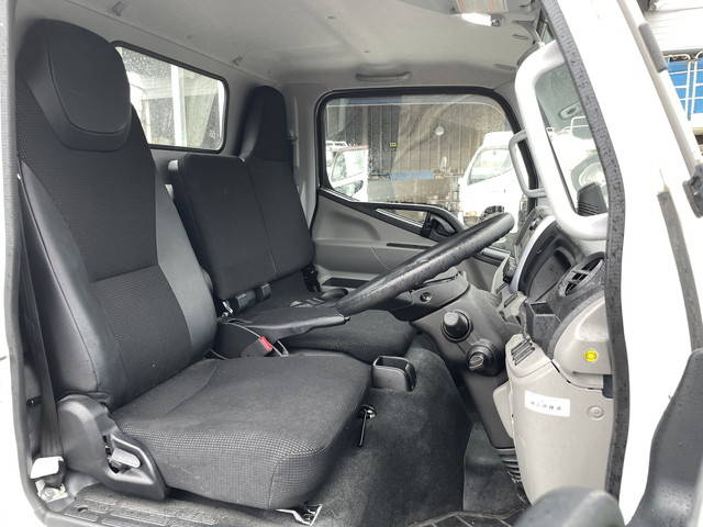 三菱ふそうキャンター平ボディ小型（2t・3t）[写真31]