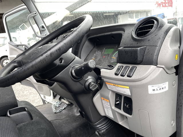 三菱ふそうキャンター平ボディ小型（2t・3t）[写真33]