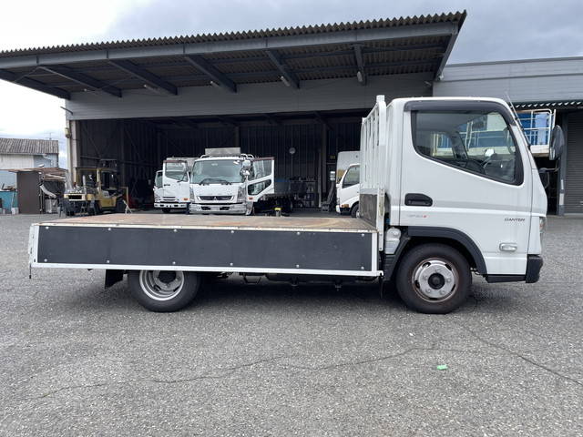 三菱ふそうキャンター平ボディ小型（2t・3t）[写真08]