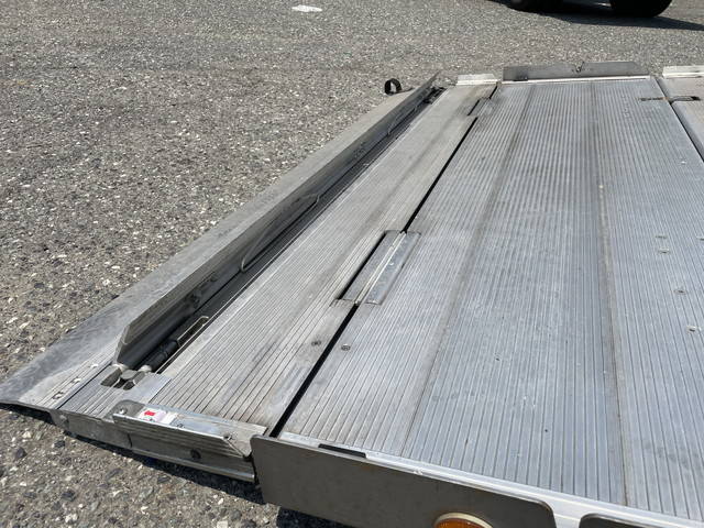 いすゞエルフ冷凍車（冷蔵車）小型（2t・3t）[写真16]