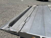 いすゞエルフ冷凍車（冷蔵車）小型（2t・3t）[写真17]