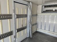 いすゞエルフ冷凍車（冷蔵車）小型（2t・3t）[写真20]