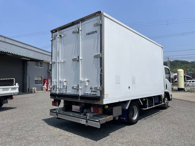 いすゞエルフ冷凍車（冷蔵車）小型（2t・3t）[写真02]