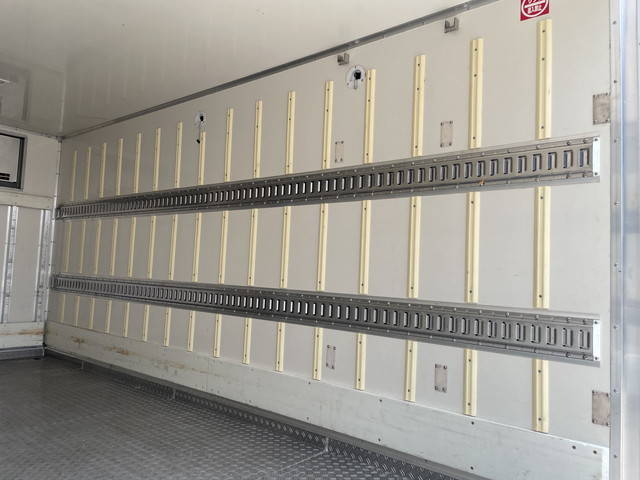 いすゞエルフ冷凍車（冷蔵車）小型（2t・3t）[写真20]