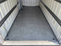 いすゞエルフ冷凍車（冷蔵車）小型（2t・3t）[写真23]