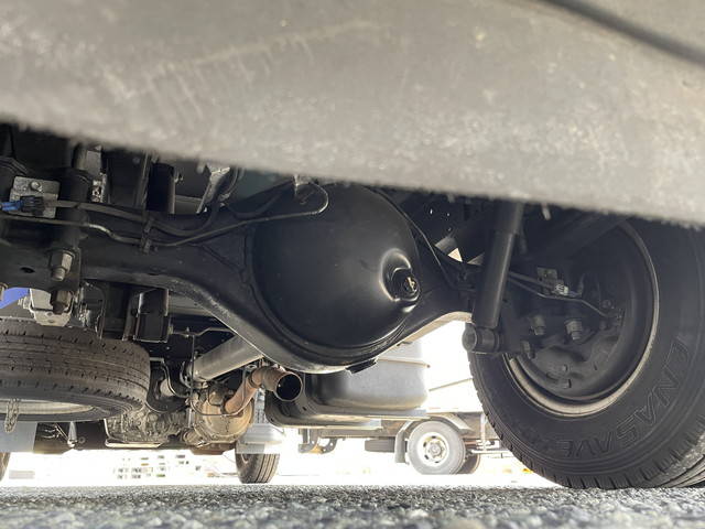 いすゞエルフ冷凍車（冷蔵車）小型（2t・3t）[写真28]