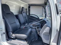 いすゞエルフ冷凍車（冷蔵車）小型（2t・3t）[写真32]