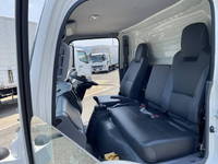 いすゞエルフ冷凍車（冷蔵車）小型（2t・3t）[写真33]