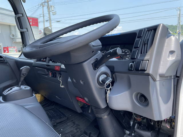 いすゞエルフ冷凍車（冷蔵車）小型（2t・3t）[写真33]