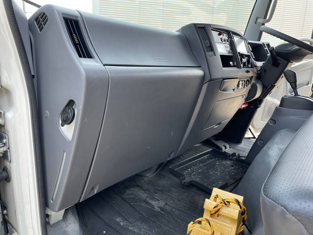 いすゞエルフ冷凍車（冷蔵車）小型（2t・3t）[写真34]