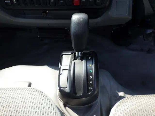 トヨタトヨエース平ボディ小型（2t・3t）[写真14]