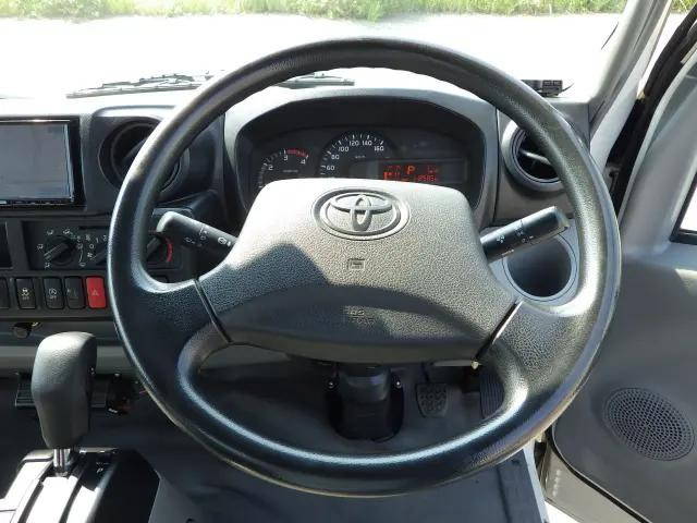 トヨタトヨエース平ボディ小型（2t・3t）[写真15]