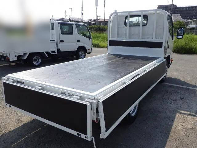 トヨタトヨエース平ボディ小型（2t・3t）[写真20]