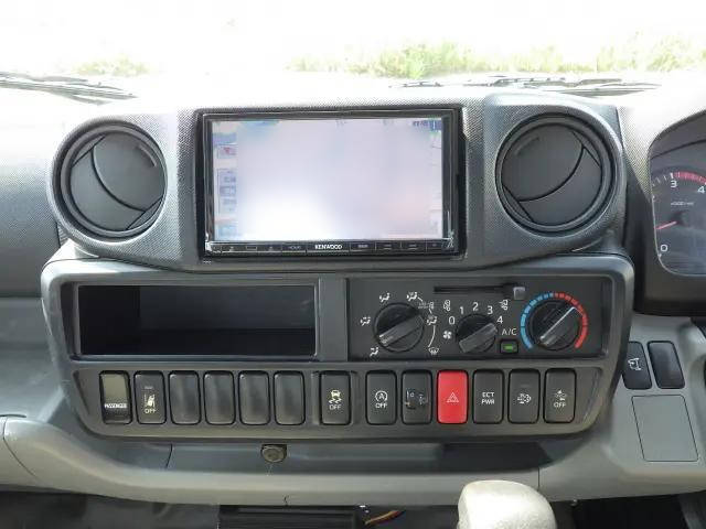 トヨタトヨエース平ボディ小型（2t・3t）[写真09]