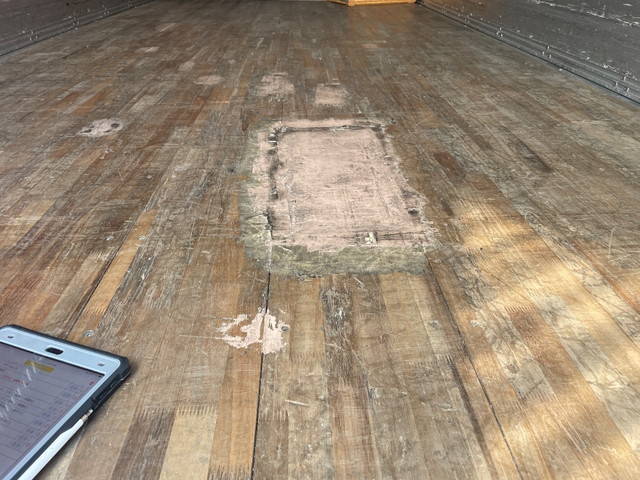 いすゞフォワードアルミウイング中型（4t）[写真10]