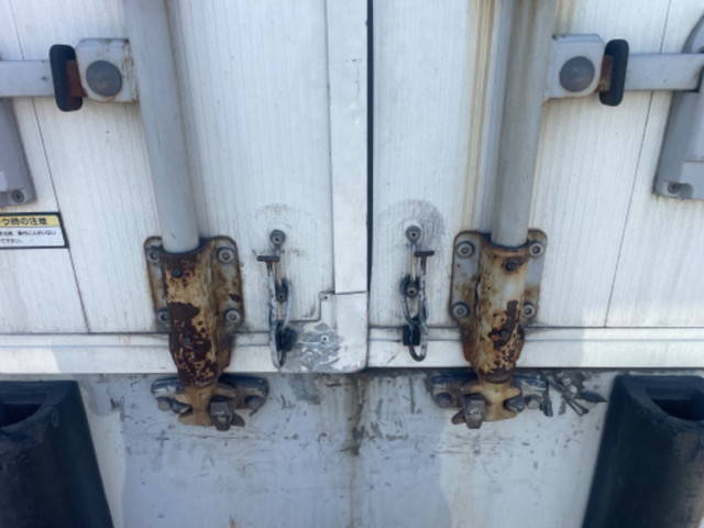 いすゞフォワードアルミウイング中型（4t）[写真15]