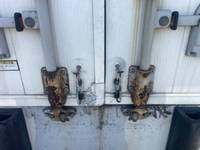 いすゞフォワードアルミウイング中型（4t）[写真16]