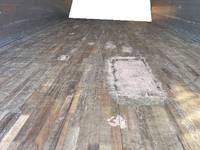 いすゞフォワードアルミウイング中型（4t）[写真10]