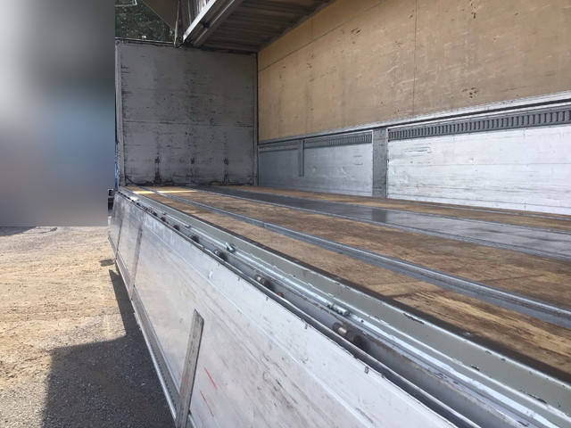 日野プロフィアアルミウイング大型（10t）[写真14]