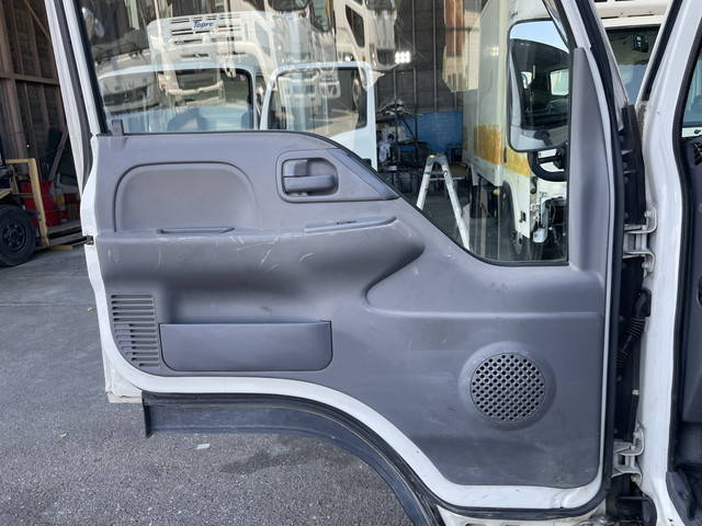 いすゞエルフクレーン3段小型（2t・3t）[写真29]