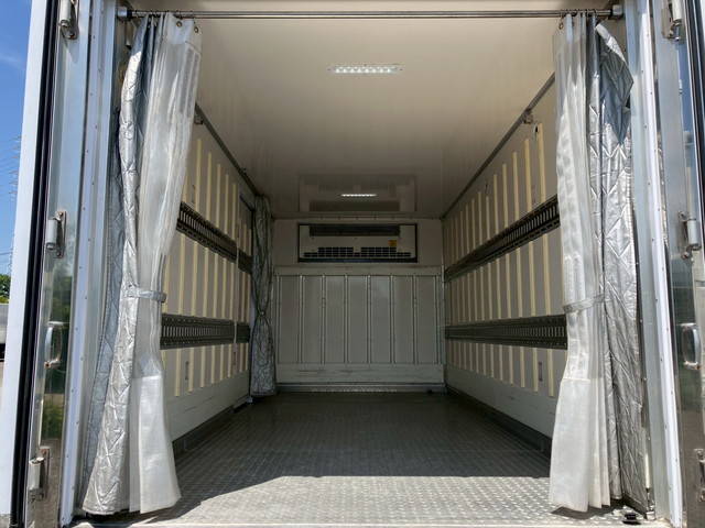 いすゞエルフ冷凍車（冷蔵車）小型（2t・3t）[写真12]