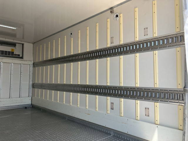 いすゞエルフ冷凍車（冷蔵車）小型（2t・3t）[写真14]