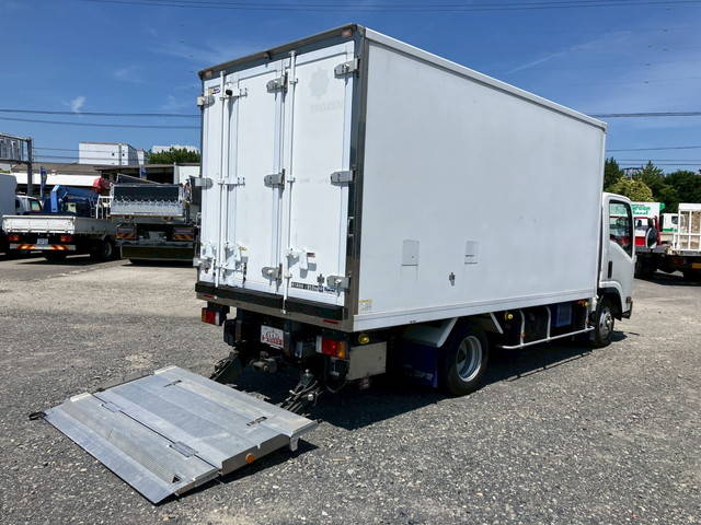 いすゞエルフ冷凍車（冷蔵車）小型（2t・3t）[写真02]