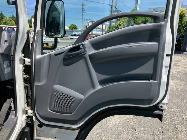 いすゞエルフ冷凍車（冷蔵車）小型（2t・3t）[写真30]