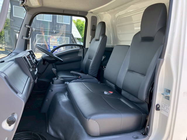 いすゞエルフ冷凍車（冷蔵車）小型（2t・3t）[写真31]