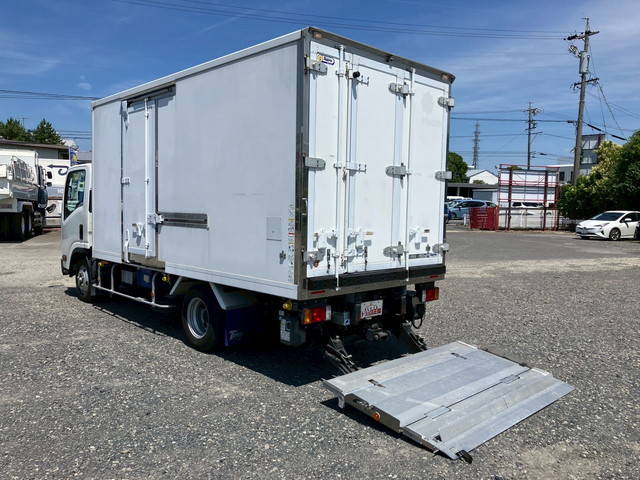 いすゞエルフ冷凍車（冷蔵車）小型（2t・3t）[写真04]