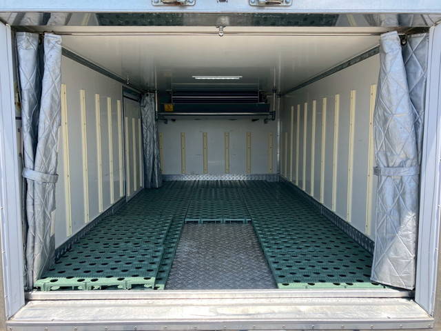 いすゞエルフ冷凍車（冷蔵車）小型（2t・3t）[写真12]