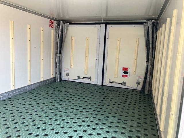 いすゞエルフ冷凍車（冷蔵車）小型（2t・3t）[写真16]