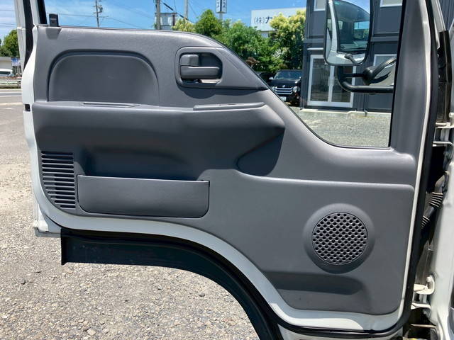 いすゞエルフ冷凍車（冷蔵車）小型（2t・3t）[写真27]