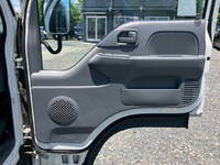 いすゞエルフ冷凍車（冷蔵車）小型（2t・3t）[写真28]