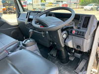 いすゞエルフ冷凍車（冷蔵車）小型（2t・3t）[写真31]