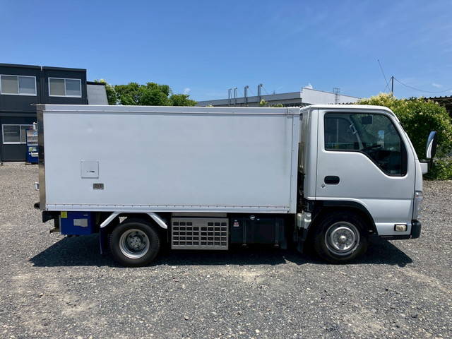 いすゞエルフ冷凍車（冷蔵車）小型（2t・3t）[写真06]