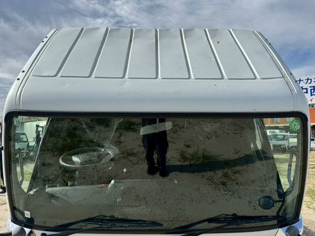 三菱ふそうキャンター平ボディ小型（2t・3t）[写真10]