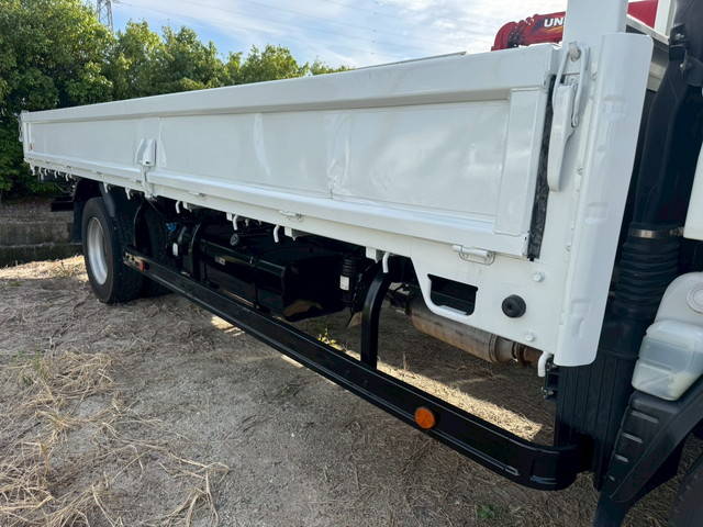 三菱ふそうキャンター平ボディ小型（2t・3t）[写真14]