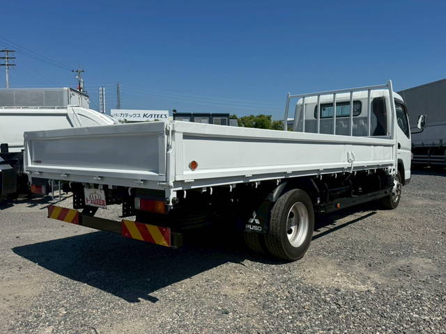 三菱ふそうキャンター平ボディ小型（2t・3t）[写真02]