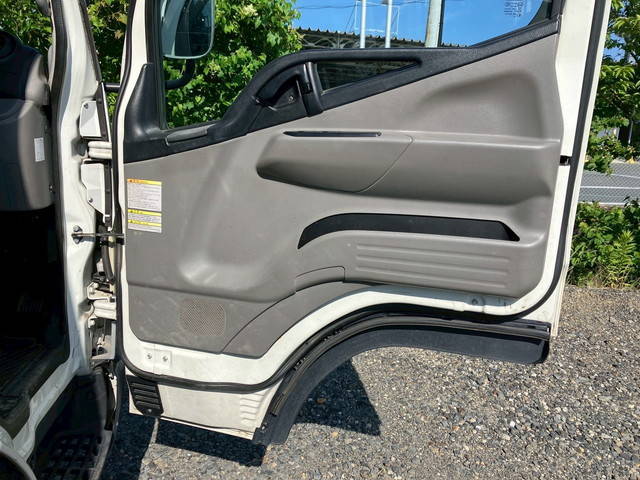 三菱ふそうキャンター平ボディ小型（2t・3t）[写真30]