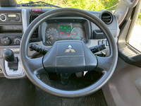 三菱ふそうキャンター平ボディ小型（2t・3t）[写真37]